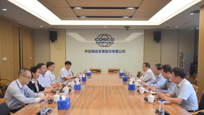 The delegation headed by Qian Weizhong, the Managing Director of COSCO SHIPPING HK, visited COSCO SHIPPING Development